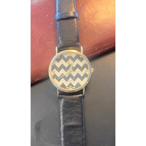 Women's 33mm Gold Tone Charming Charlie Watch, Black and White Face - Picture 3 of 4